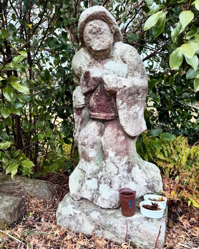 I found another Ta no Kami rice field god among bushes by rice fields. He looks to be an old one. ❤️

https://www.morethantokyo.com/rice-field-god-statues/

#rice #paddy #hiking #たのかみ #たのかんさぁ #kagoshima